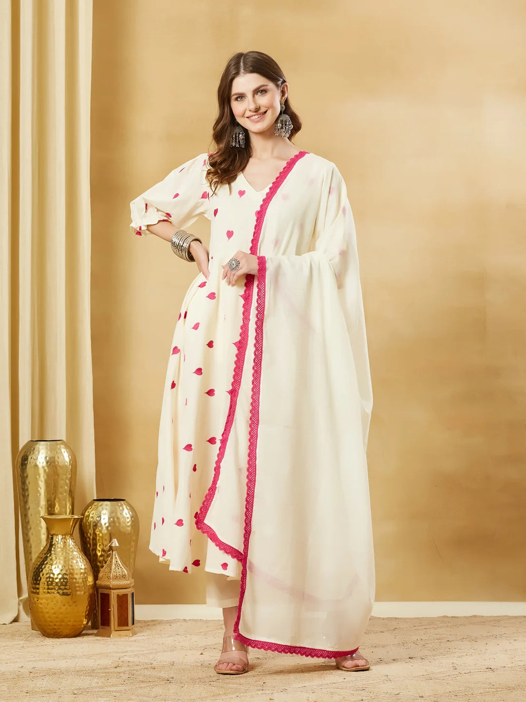 Aavinyaa Off White Heart Printed Kurta Set with Dupatta