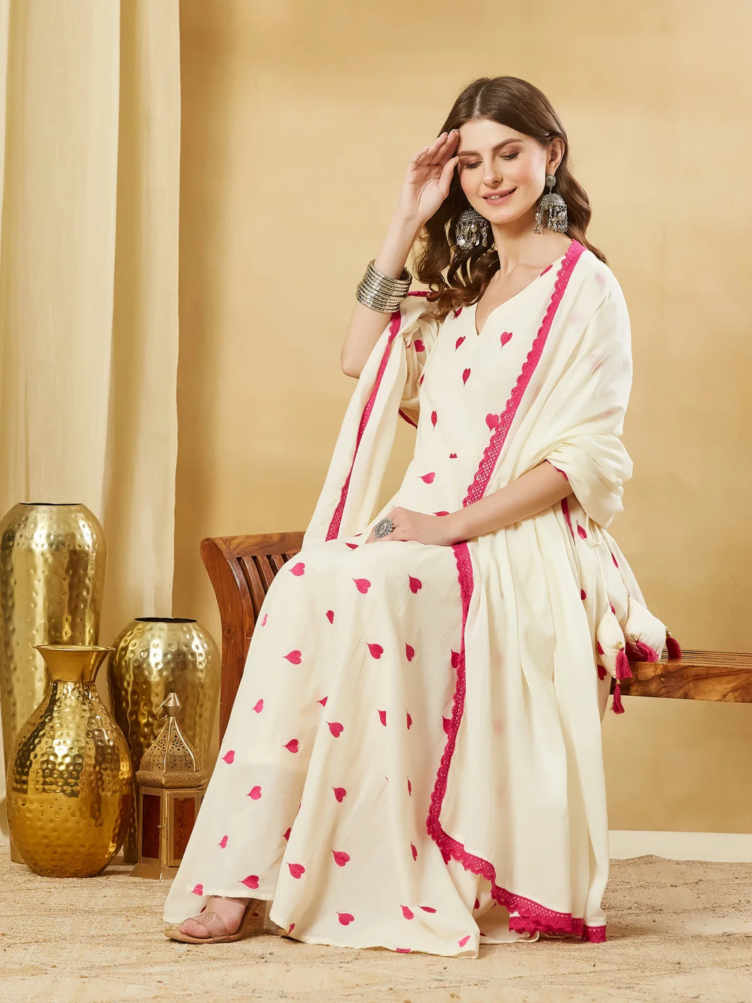 Aavinyaa Off White Heart Printed Kurta Set with Dupatta