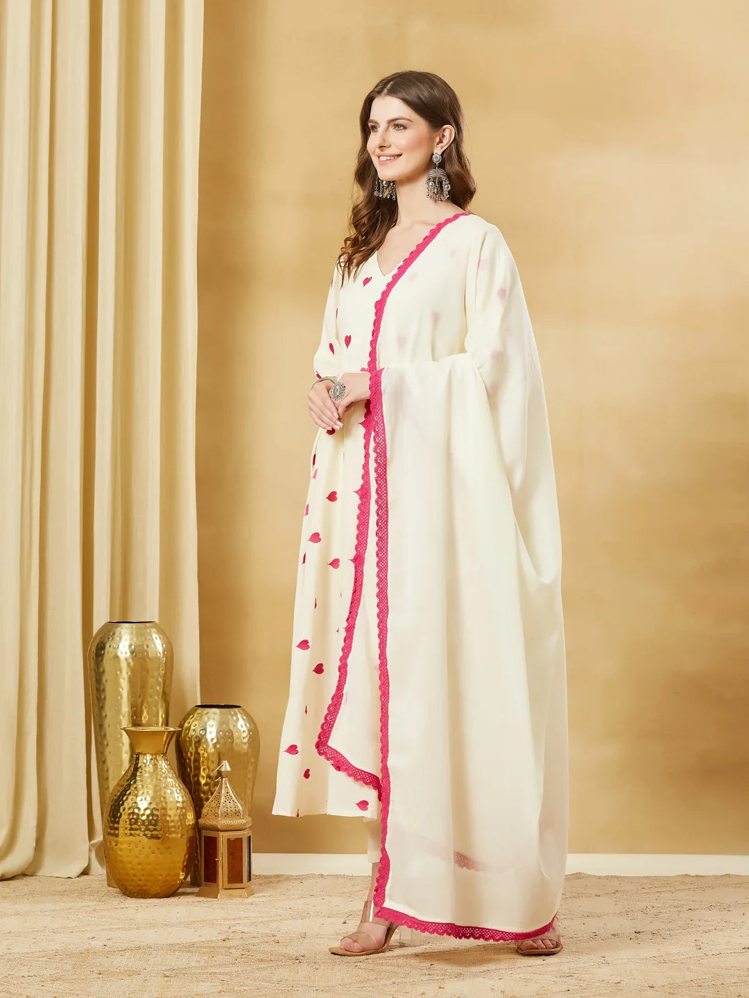 Aavinyaa Off White Heart Printed Kurta Set with Dupatta