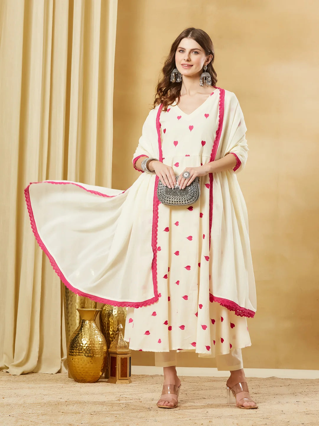 Aavinyaa Off White Heart Printed Kurta Set with Dupatta